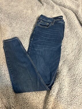 Old Navy Women's Medium Blue Skinny Jeans